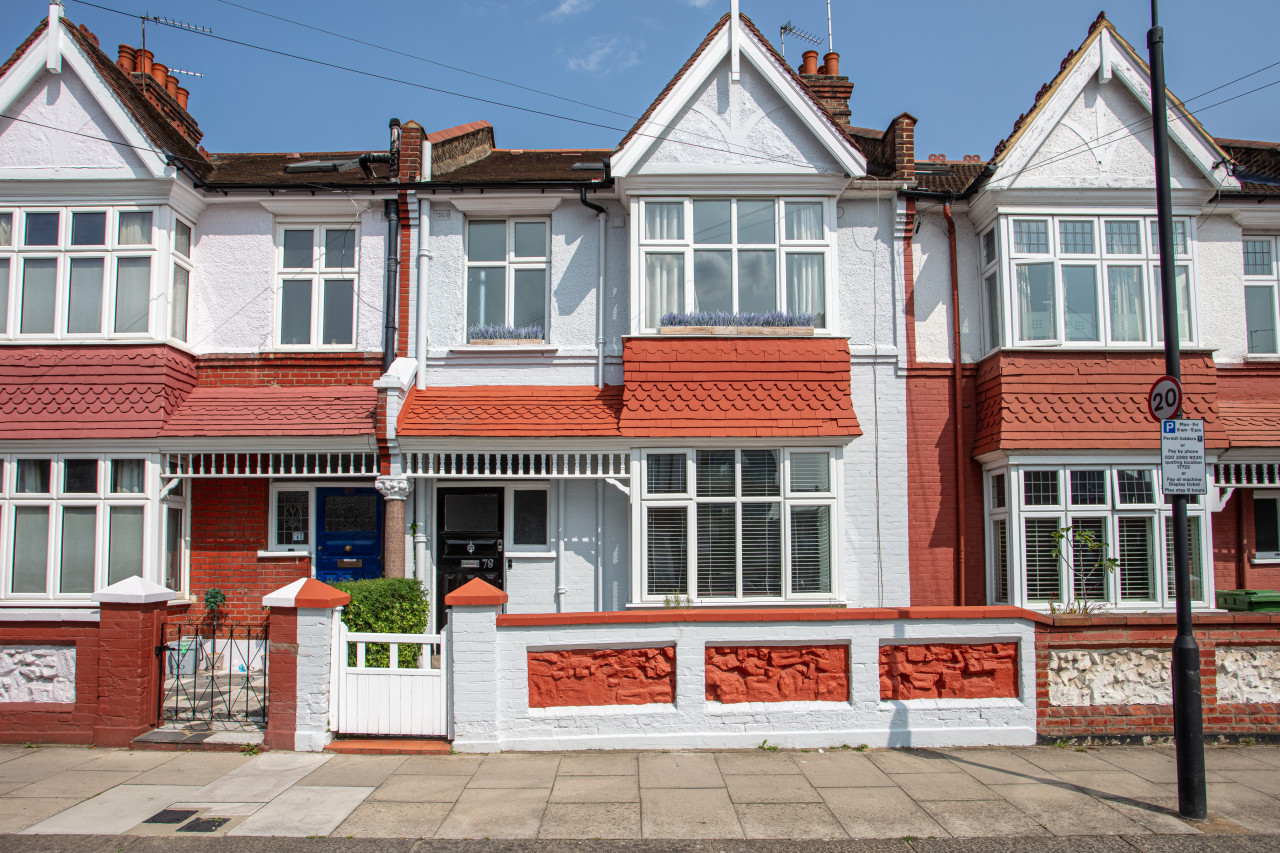 Beautiful 5 Bedroom 4 Bathroom House in W6 in 78 Rannoch Road - Property image 39 - VivreStays