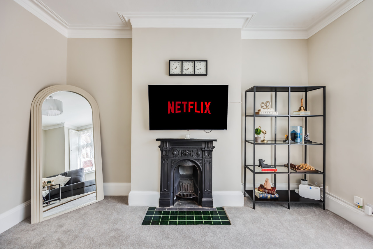 Beautiful 5 Bedroom 4 Bathroom House in W6 in 78 Rannoch Road - Property image 24 - VivreStays