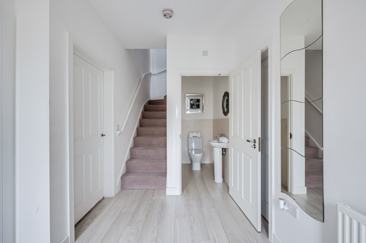 Detached House • Sleeps 8 • Great Location • Driveway Parking in 33 Angus Way - Property image 28 - VivreStays