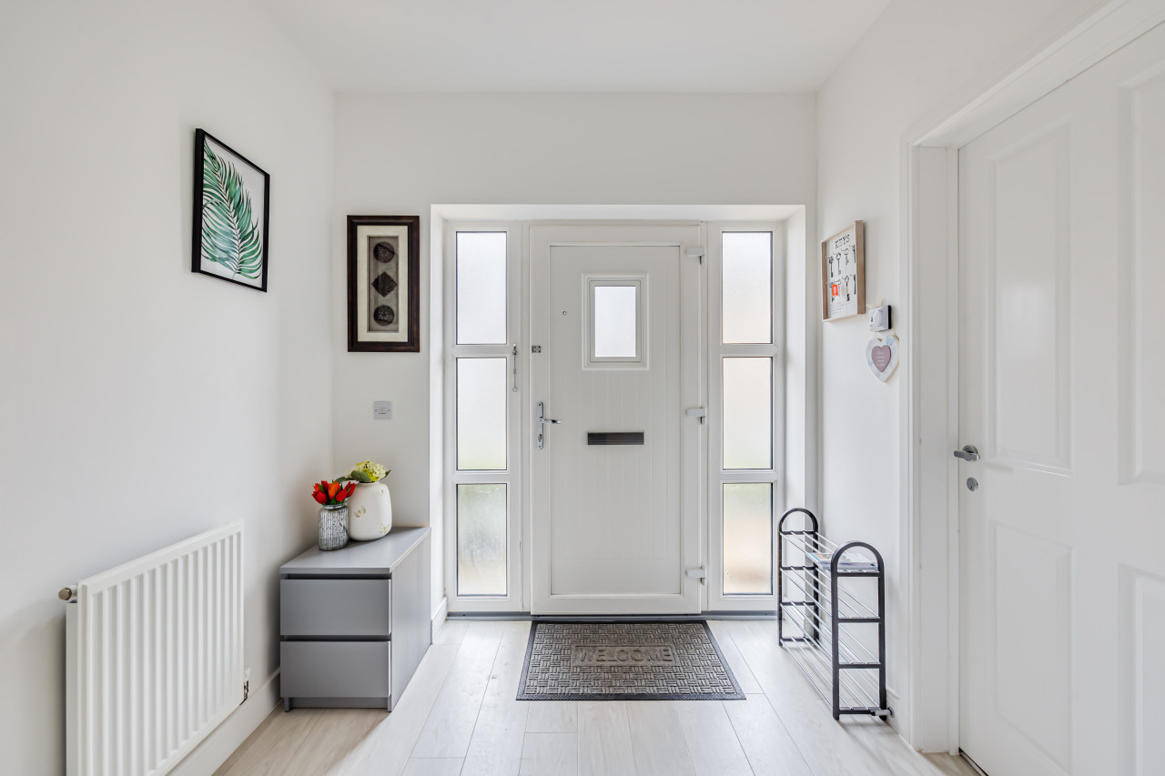 Detached House • Sleeps 8 • Great Location • Driveway Parking in 33 Angus Way - Property image 30 - VivreStays