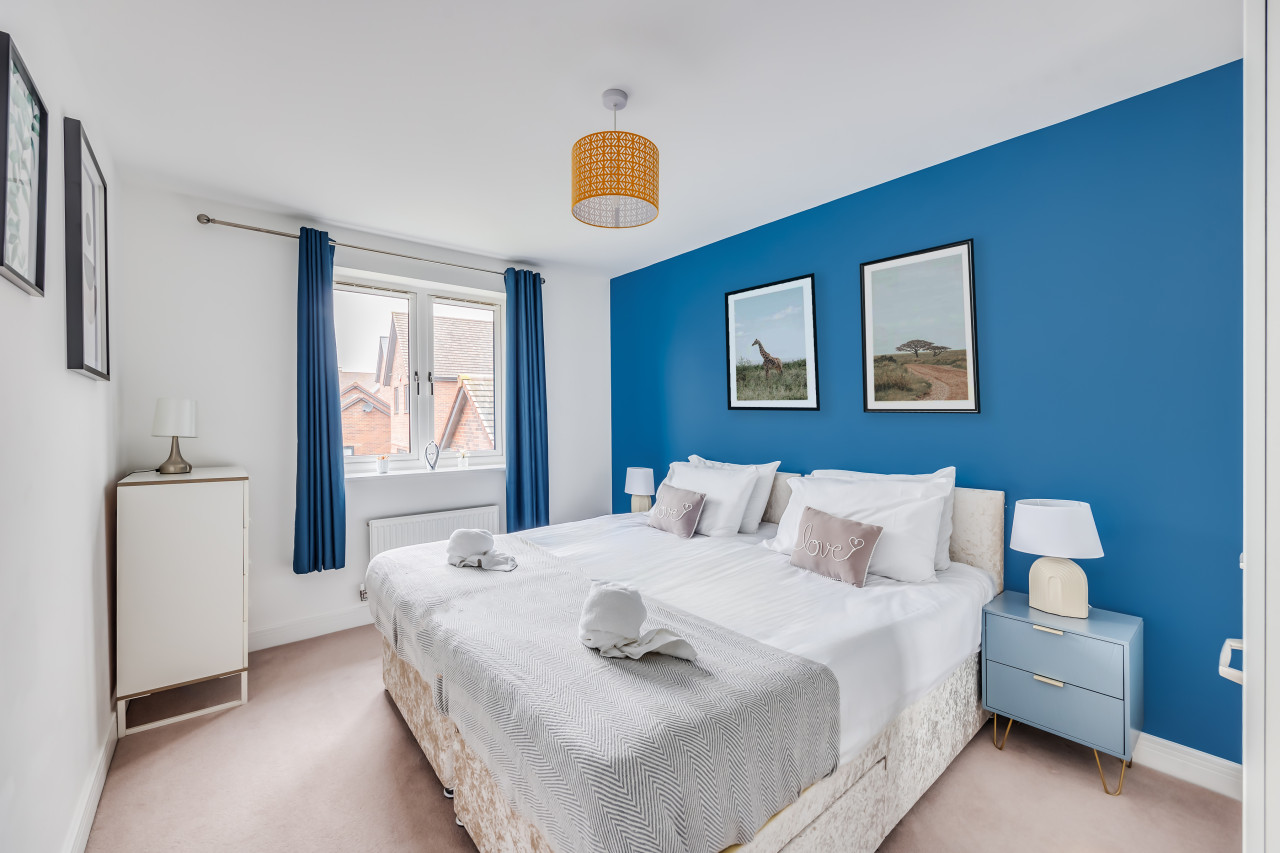 Detached House • Sleeps 8 • Great Location • Driveway Parking in 33 Angus Way - Property image 9 - VivreStays