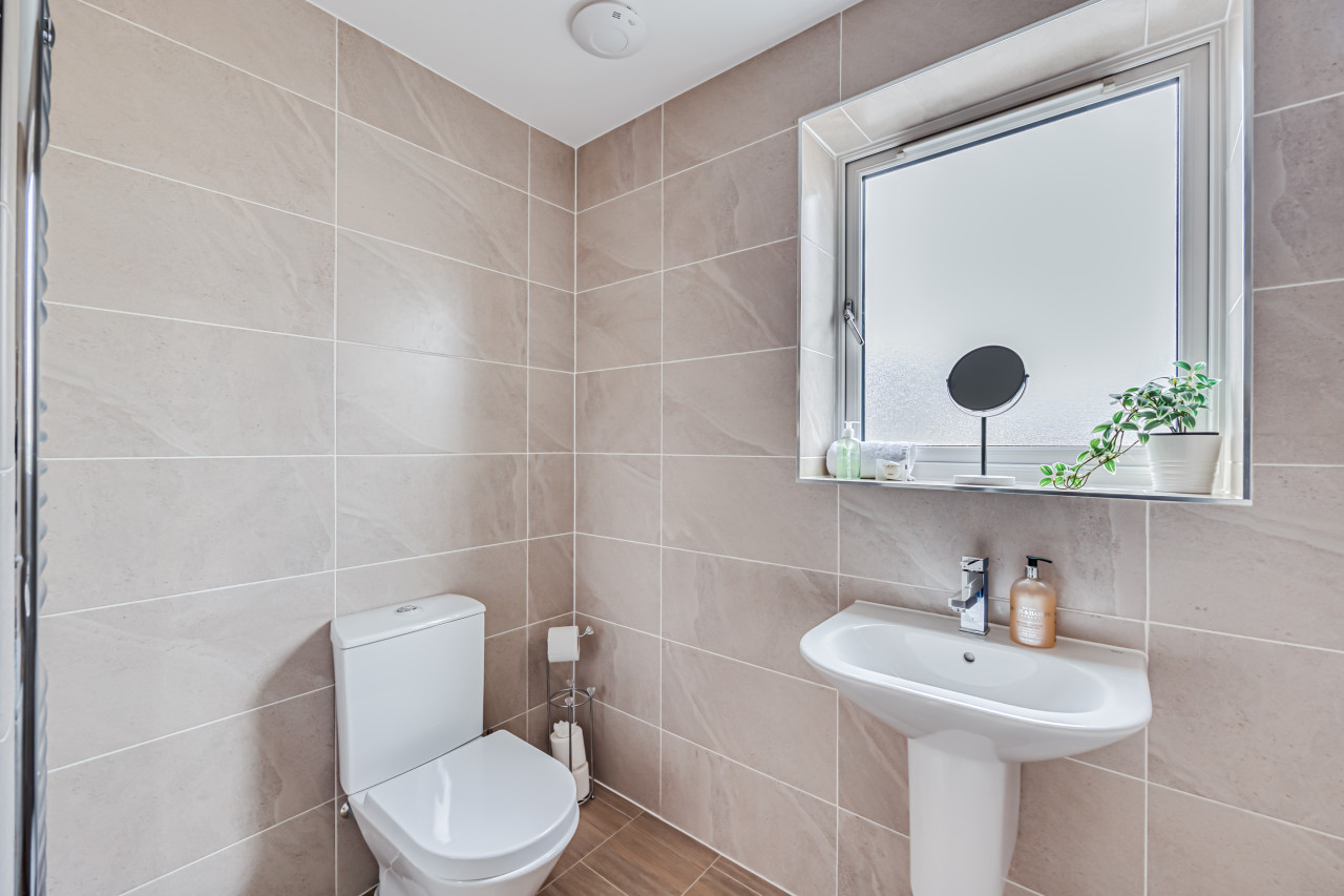 Detached House • Sleeps 8 • Great Location • Driveway Parking in 33 Angus Way - Property image 17 - VivreStays