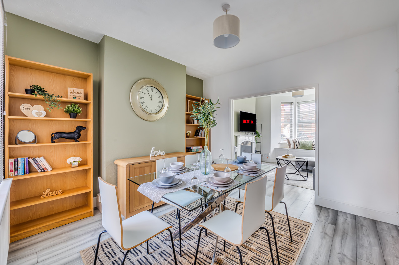 Beautiful House • Sleeps 7 • City Centre • Free Parking • Virgin TV • Fast Wifi • Self-Check-In in 89 Lutterworth Road - Property image 14 - VivreStays