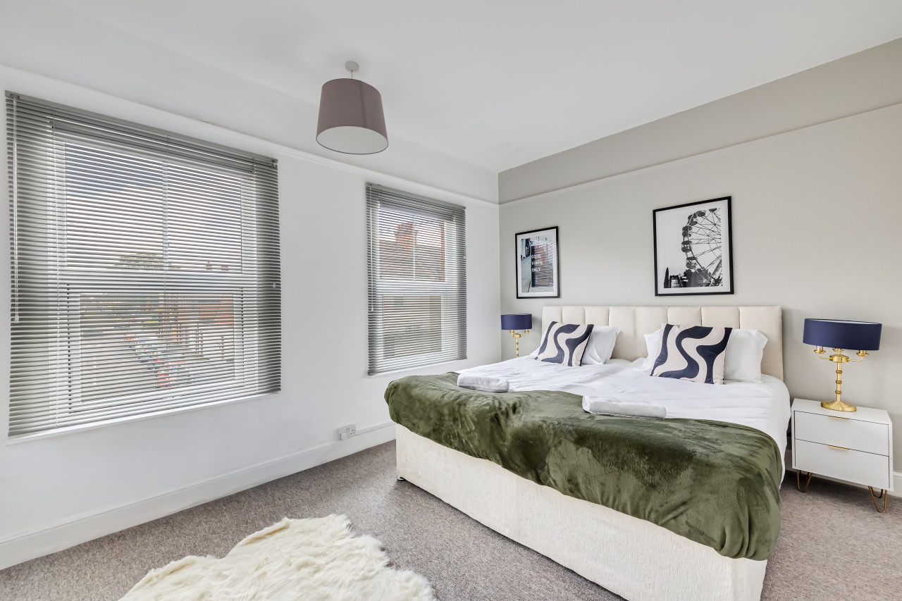 Beautiful House • Sleeps 7 • City Centre • Free Parking • Virgin TV • Fast Wifi • Self-Check-In in 89 Lutterworth Road - Property image 4 - VivreStays