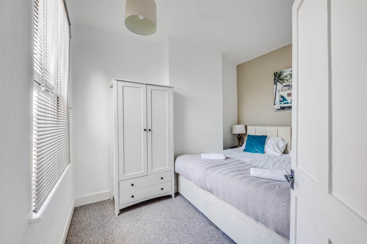 Beautiful House • Sleeps 7 • City Centre • Free Parking • Virgin TV • Fast Wifi • Self-Check-In in 89 Lutterworth Road - Property image 7 - VivreStays
