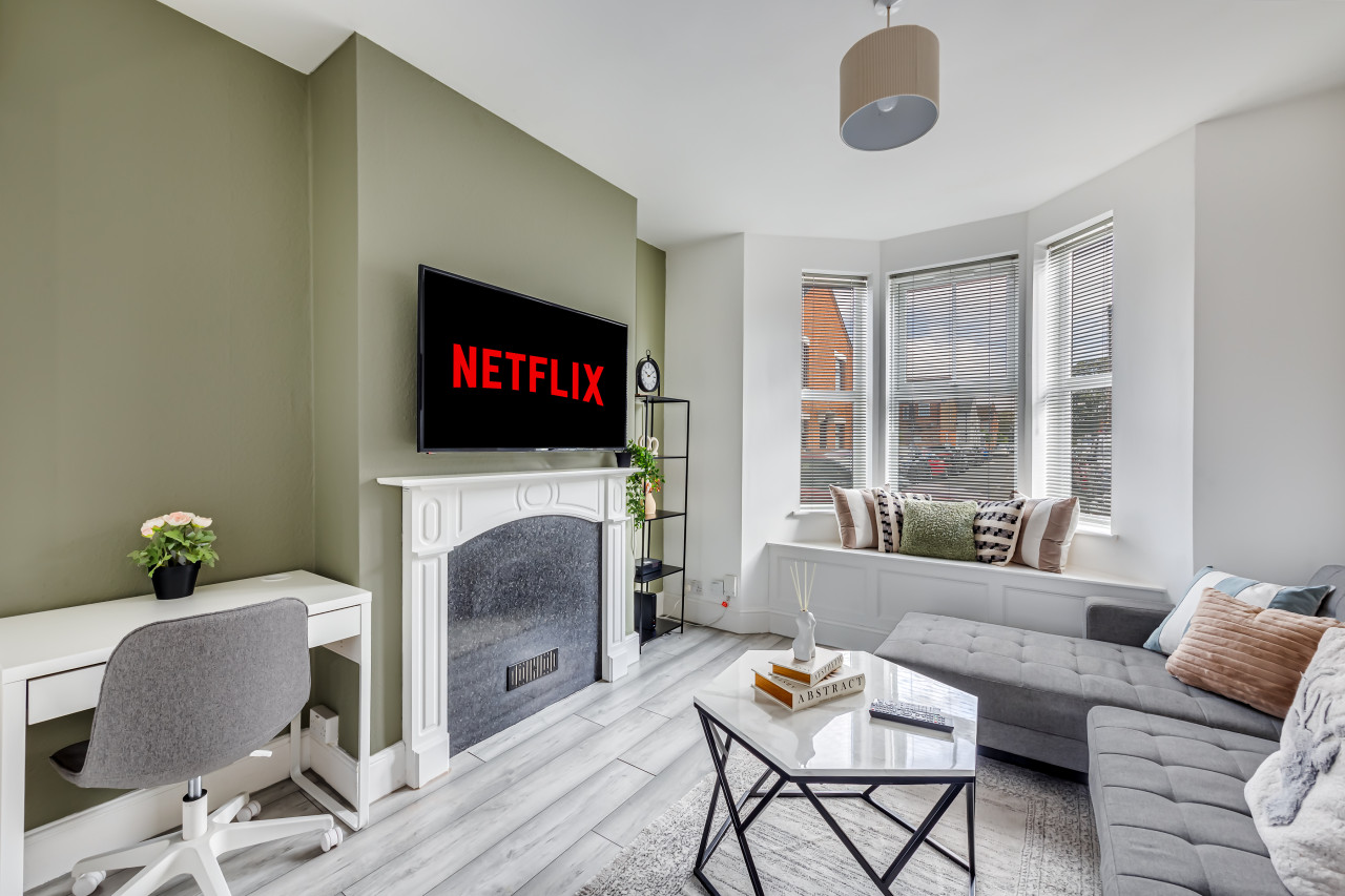Beautiful House • Sleeps 7 • City Centre • Free Parking • Virgin TV • Fast Wifi • Self-Check-In in 89 Lutterworth Road - Property image 12 - VivreStays