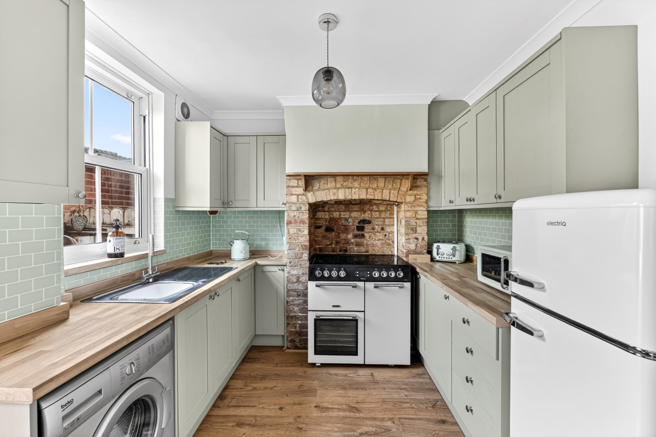 West Street House • Free Parking • Fast Wifi • Smart TV in 34 West Street - Property image 13 - VivreStays