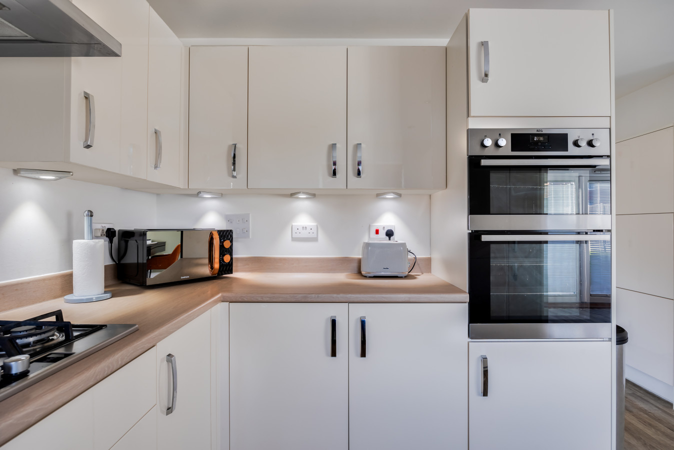 Detached House • 5 Bedrooms 3.5 Bathrooms • Pool Table • SkyTV • Free Parking in 12 Pompeii Grove - Property image 33 - VivreStays