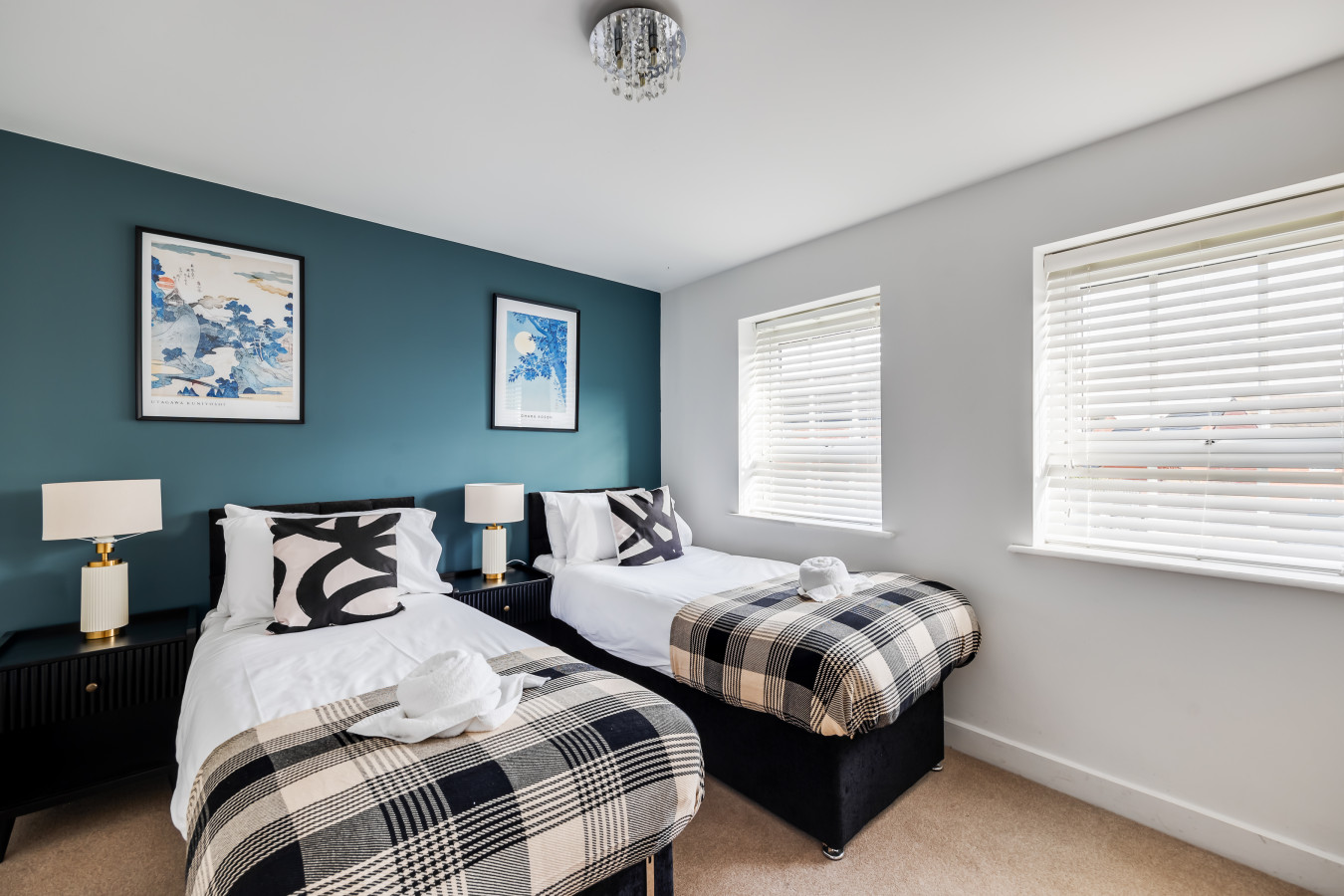 Detached House • 5 Bedrooms 3.5 Bathrooms • Pool Table • SkyTV • Free Parking in 12 Pompeii Grove - Property image 10 - VivreStays