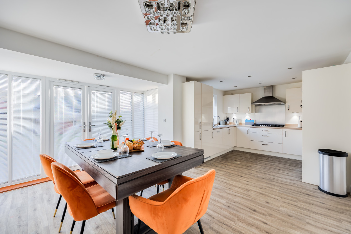 Detached House • 5 Bedrooms 3.5 Bathrooms • Pool Table • SkyTV • Free Parking in 12 Pompeii Grove - Property image 39 - VivreStays