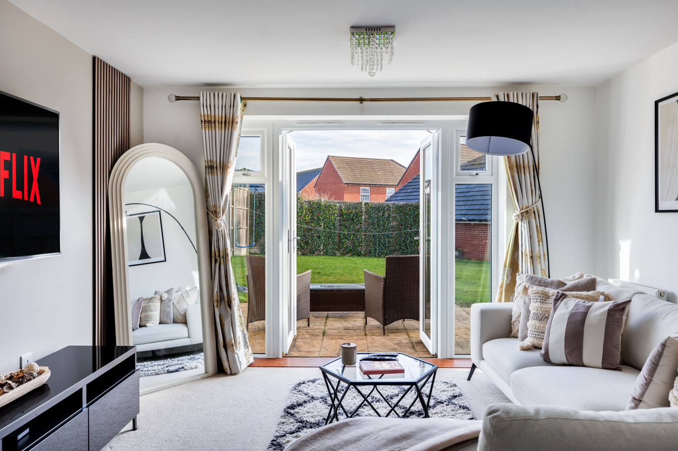 Detached House • 5 Bedrooms 3.5 Bathrooms • Pool Table • SkyTV • Free Parking in 12 Pompeii Grove - Property image 28 - VivreStays