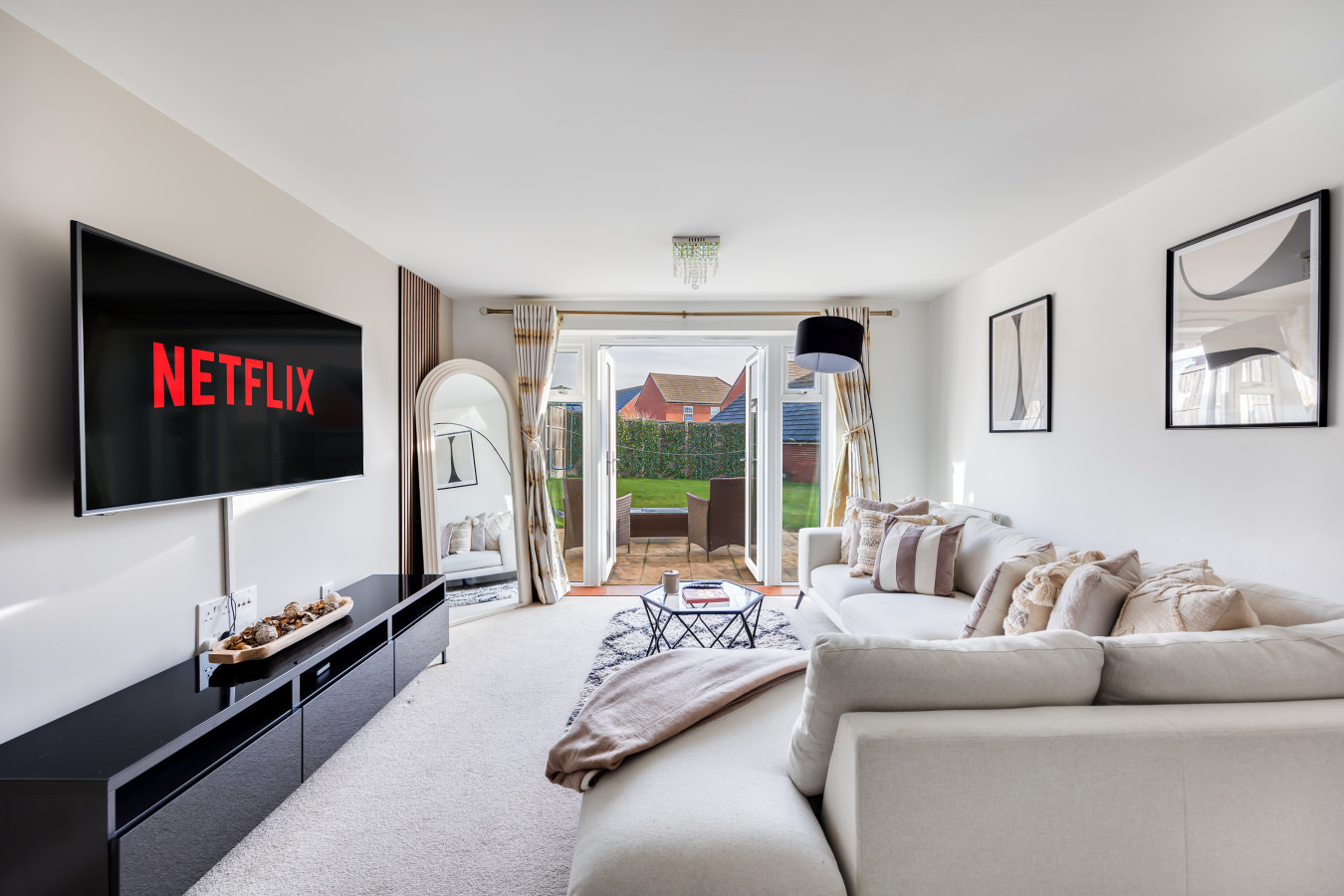 Detached House • 5 Bedrooms 3.5 Bathrooms • Pool Table • SkyTV • Free Parking in 12 Pompeii Grove - Property image 27 - VivreStays