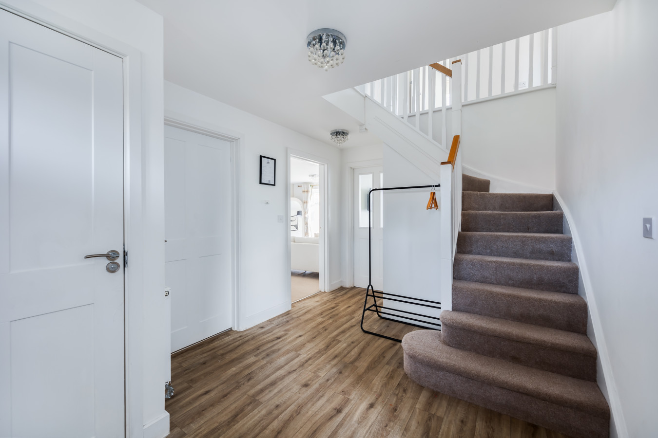 Detached House • 5 Bedrooms 3.5 Bathrooms • Pool Table • SkyTV • Free Parking in 12 Pompeii Grove - Property image 41 - VivreStays