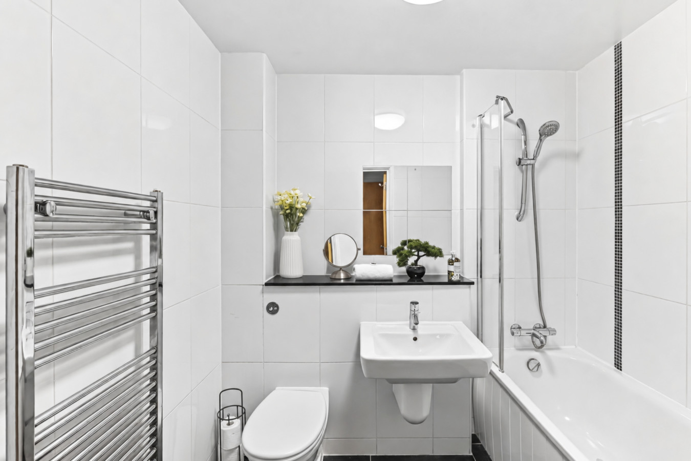 Chelsea Apartment @ The Hub • City Views • Free Parking • Sky TV • Fast Wifi in Chelsea House, 599 Witan Gate 73 Chelsea House - Property image 14 - VivreStays