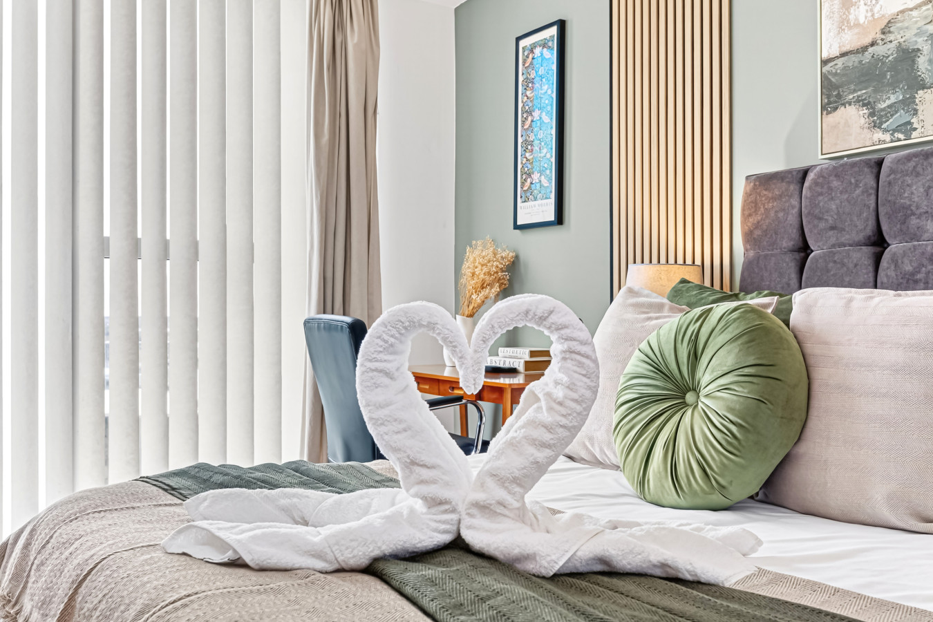Chelsea Apartment @ The Hub • City Views • Free Parking • Sky TV • Fast Wifi in Chelsea House, 599 Witan Gate 73 Chelsea House - Property image 3 - VivreStays