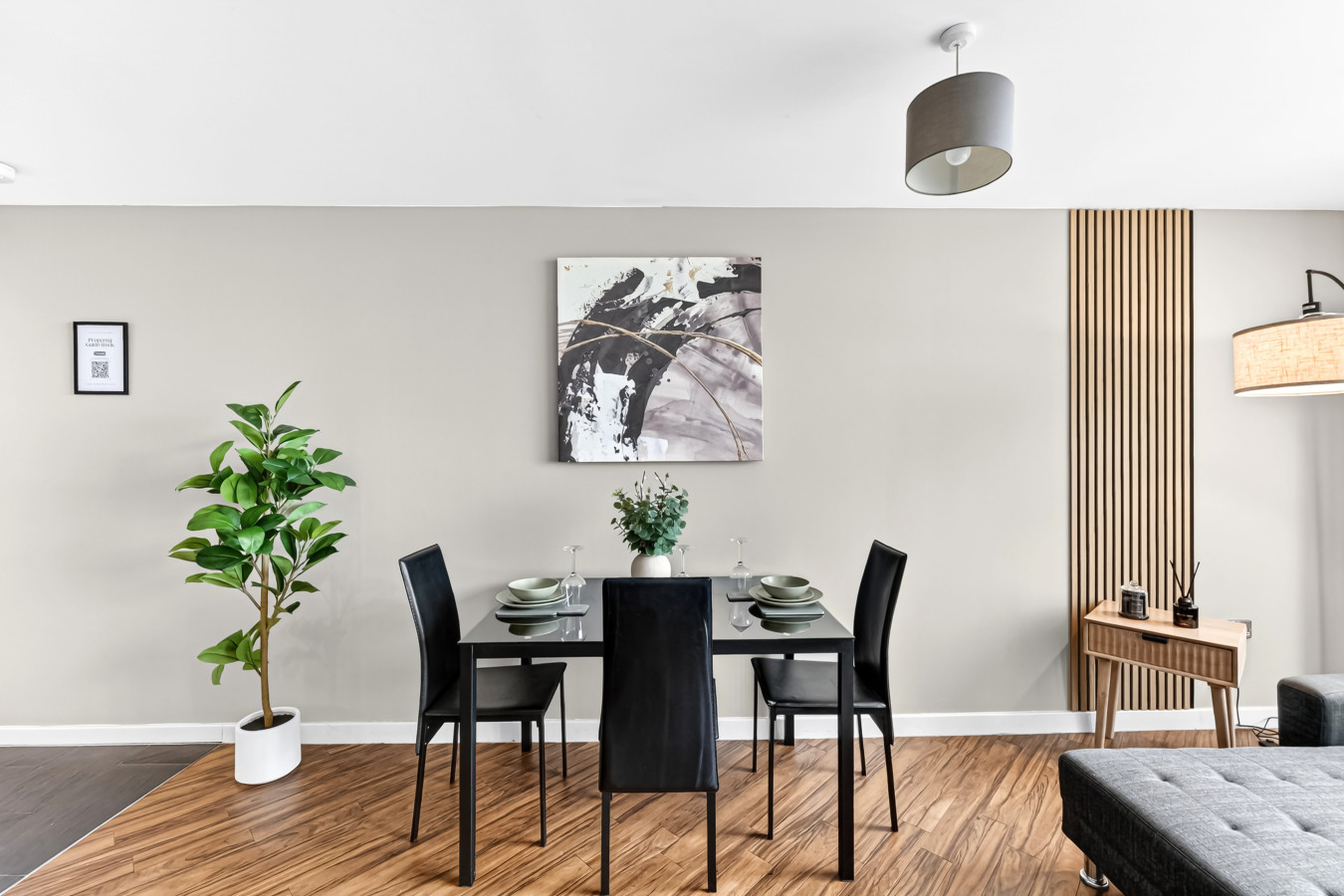 Chelsea Apartment @ The Hub • City Views • Free Parking • Sky TV • Fast Wifi in Chelsea House, 599 Witan Gate 73 Chelsea House - Property image 10 - VivreStays