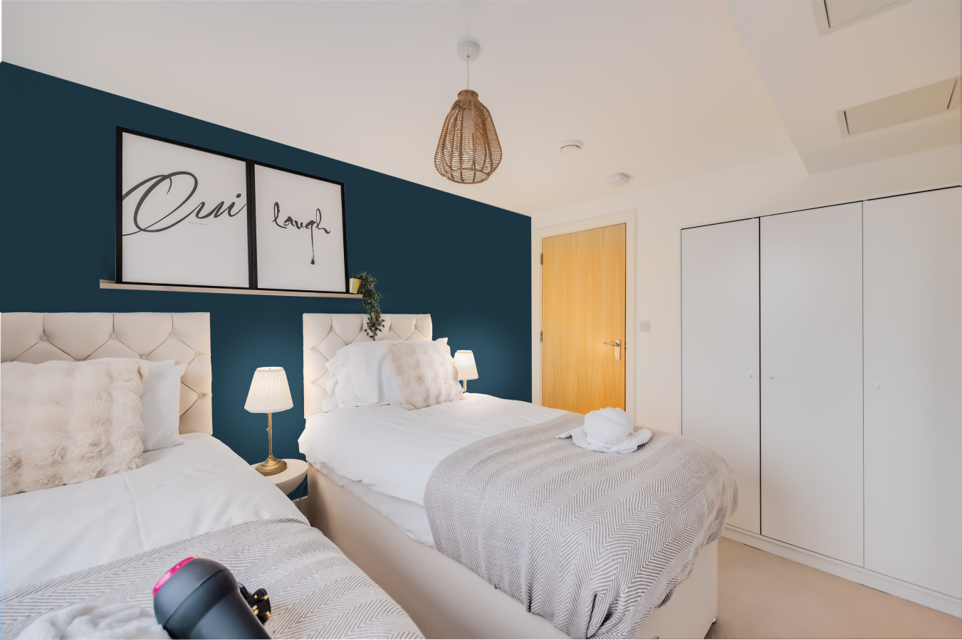 Charming Apartment • Balcony • Parking • Fast Wifi • Smart TV in 75 Princes Way - Property image 9 - VivreStays