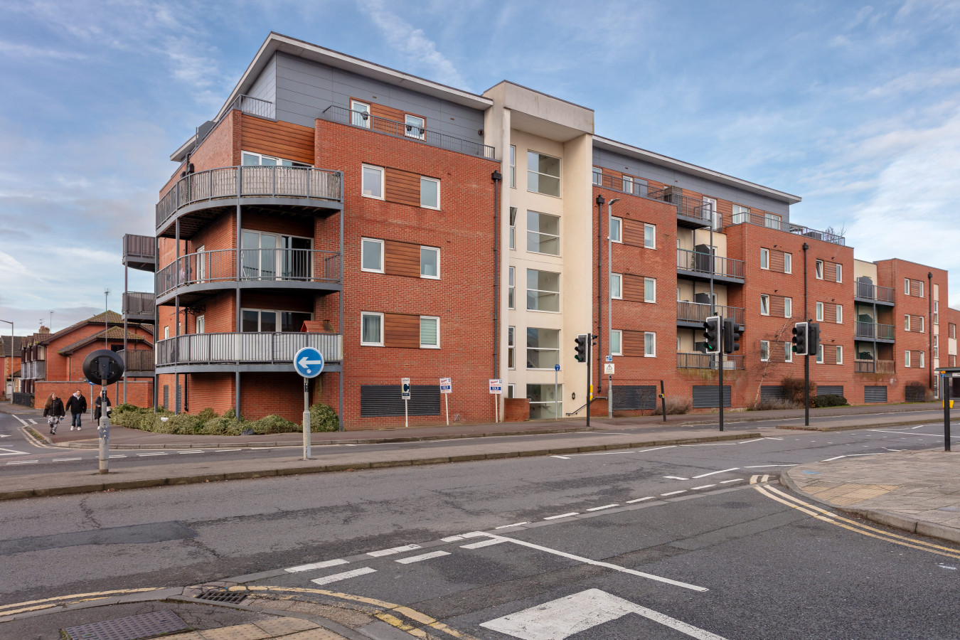 Charming Apartment • Balcony • Parking • Fast Wifi • Smart TV in 75 Princes Way - Property image 22 - VivreStays