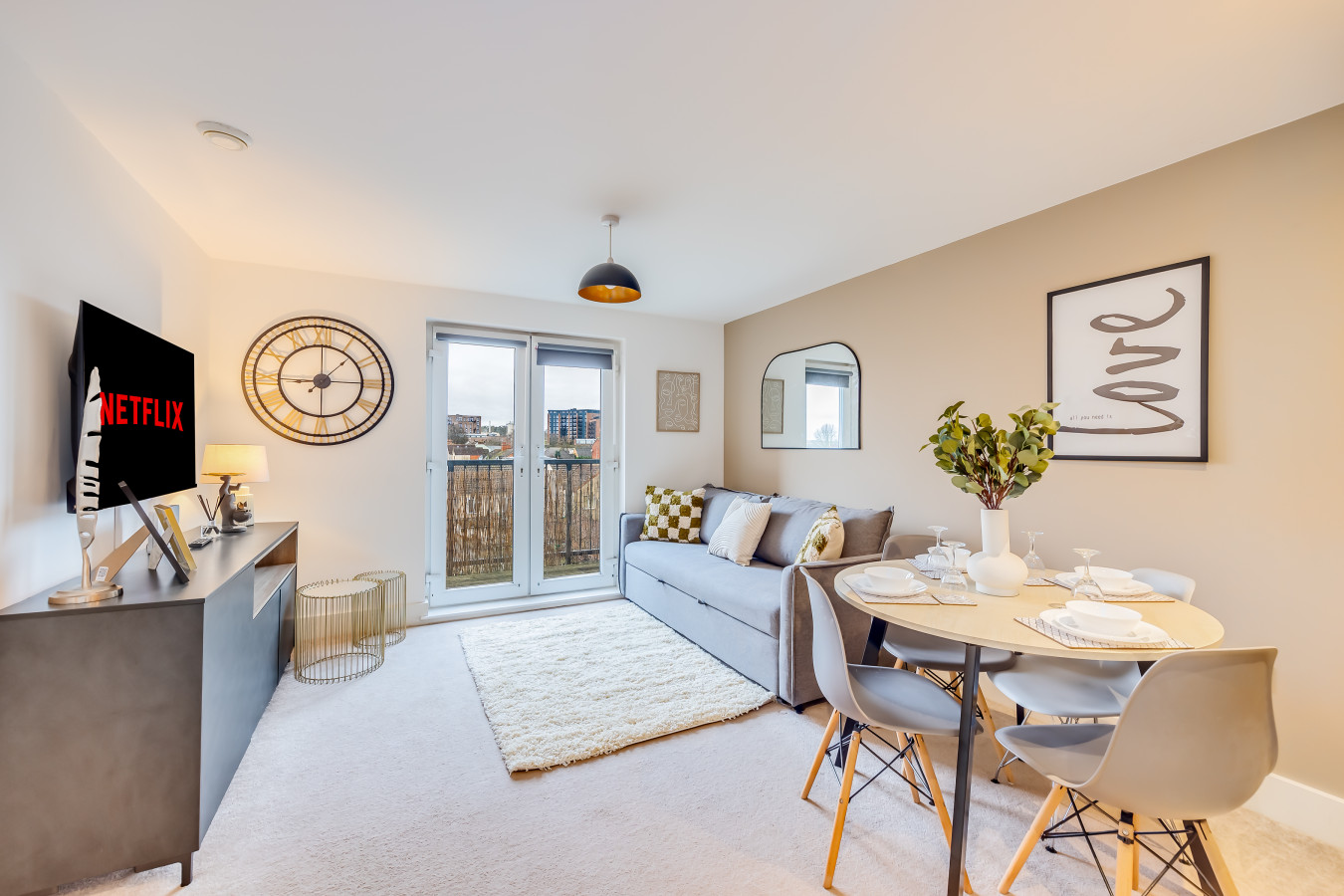 Charming Apartment • Balcony • Parking • Fast Wifi • Smart TV in 75 Princes Way - Property image 12 - VivreStays