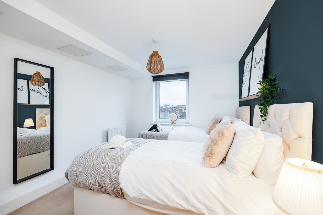 Charming Apartment • Balcony • Parking • Fast Wifi • Smart TV in 75 Princes Way - Property image 8 - VivreStays