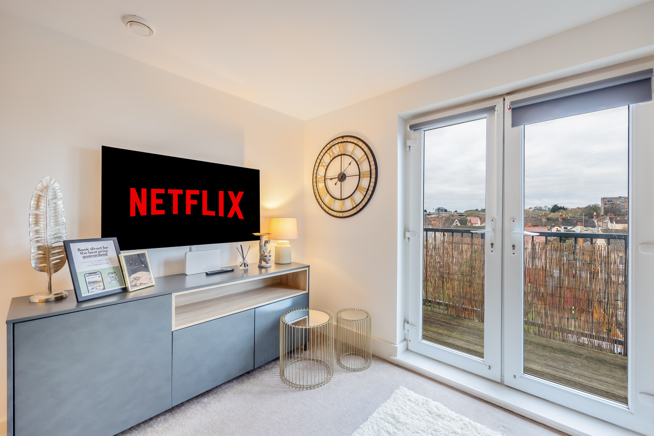 Charming Apartment • Balcony • Parking • Fast Wifi • Smart TV in 75 Princes Way - Property image 13 - VivreStays