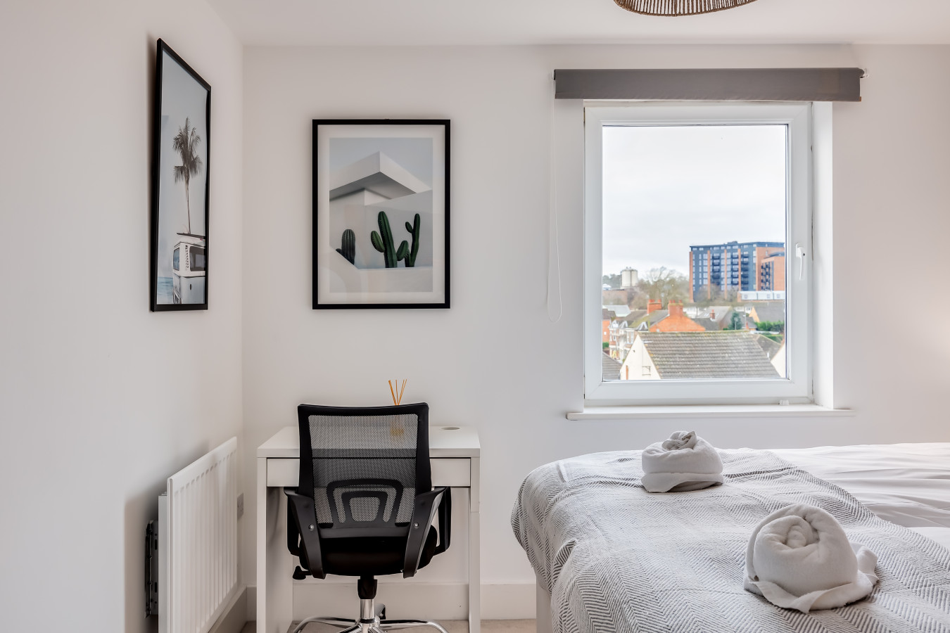 Charming Apartment • Balcony • Parking • Fast Wifi • Smart TV in 75 Princes Way - Property image 3 - VivreStays