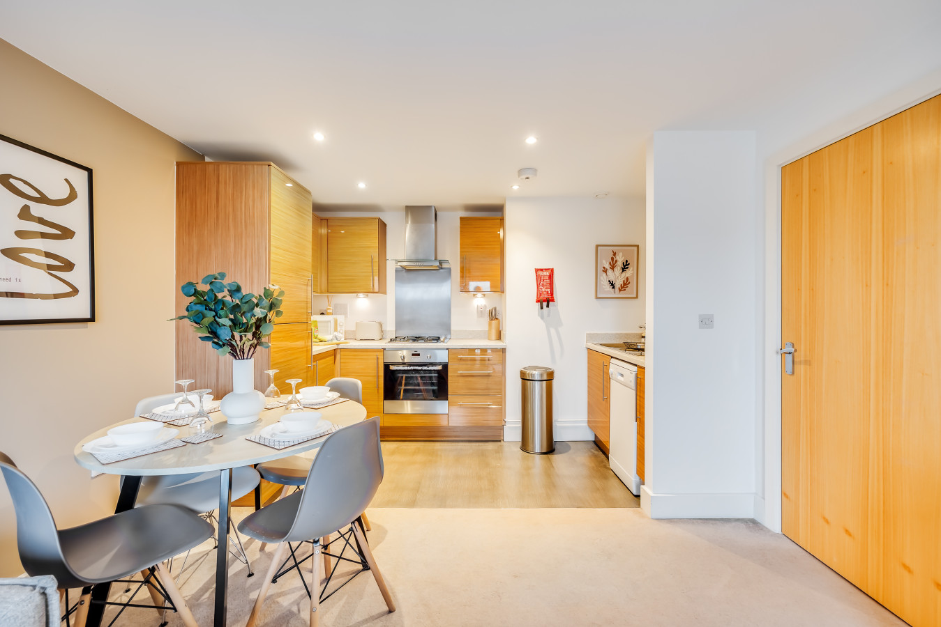 Charming Apartment • Balcony • Parking • Fast Wifi • Smart TV in 75 Princes Way - Property image 14 - VivreStays