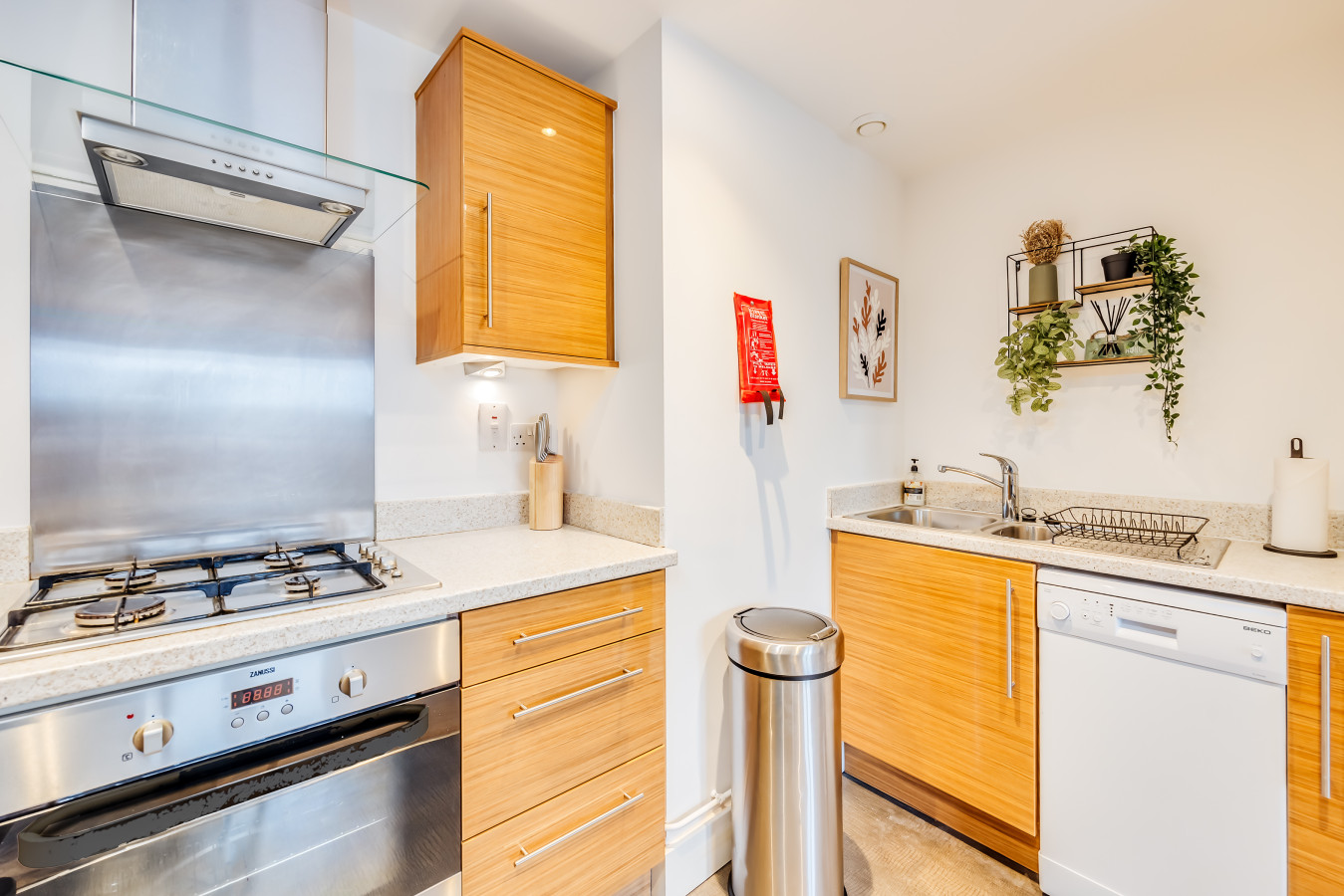 Charming Apartment • Balcony • Parking • Fast Wifi • Smart TV in 75 Princes Way - Property image 15 - VivreStays