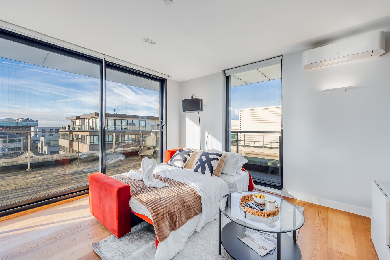 Stunning Penthouse • City Centre • Balcony • Aircon • Private Parking in 258 Upper Fourth Street Flat 8 - Property image 5 - VivreStays