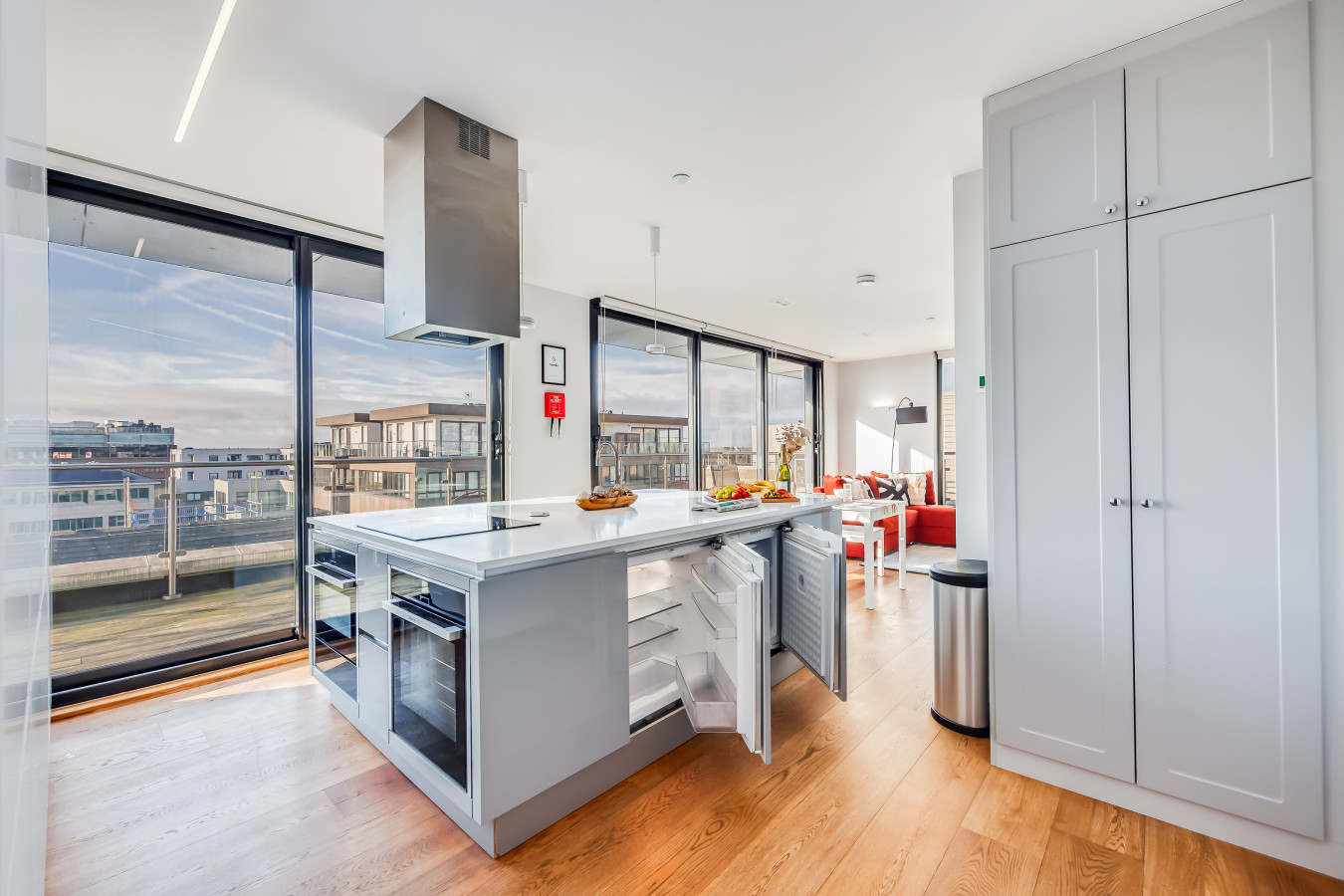 Stunning Penthouse • City Centre • Balcony • Aircon • Private Parking in 258 Upper Fourth Street Flat 8 - Property image 8 - VivreStays