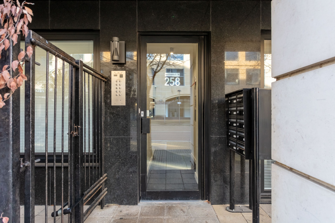 Stunning Penthouse • City Centre • Balcony • Aircon • Private Parking in 258 Upper Fourth Street Flat 8 - Property image 24 - VivreStays