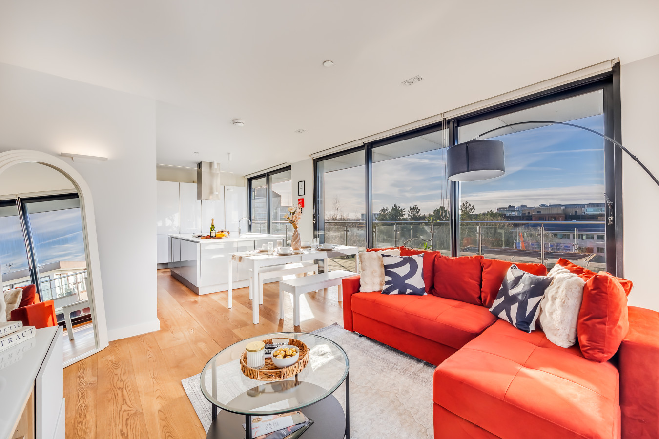 Stunning Penthouse • City Centre • Balcony • Aircon • Private Parking in 258 Upper Fourth Street Flat 8 - Property image 3 - VivreStays
