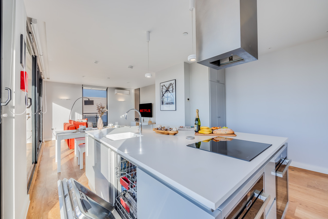 Stunning Penthouse • City Centre • Balcony • Aircon • Private Parking in 258 Upper Fourth Street Flat 8 - Property image 9 - VivreStays