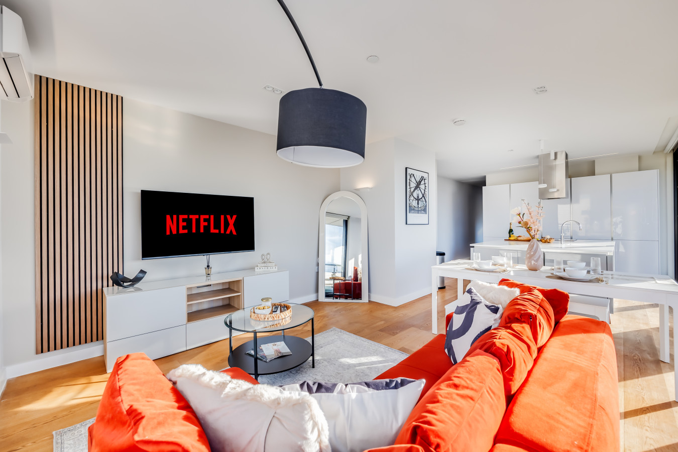Stunning Penthouse • City Centre • Balcony • Aircon • Private Parking in 258 Upper Fourth Street Flat 8 - Property image 2 - VivreStays