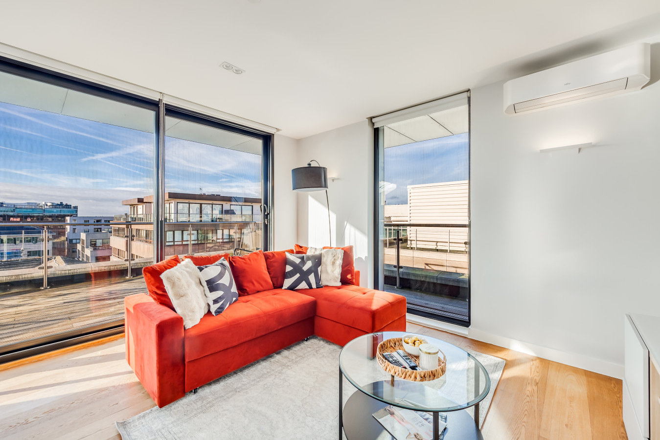 Stunning Penthouse • City Centre • Balcony • Aircon • Private Parking in 258 Upper Fourth Street Flat 8 - Property image 4 - VivreStays
