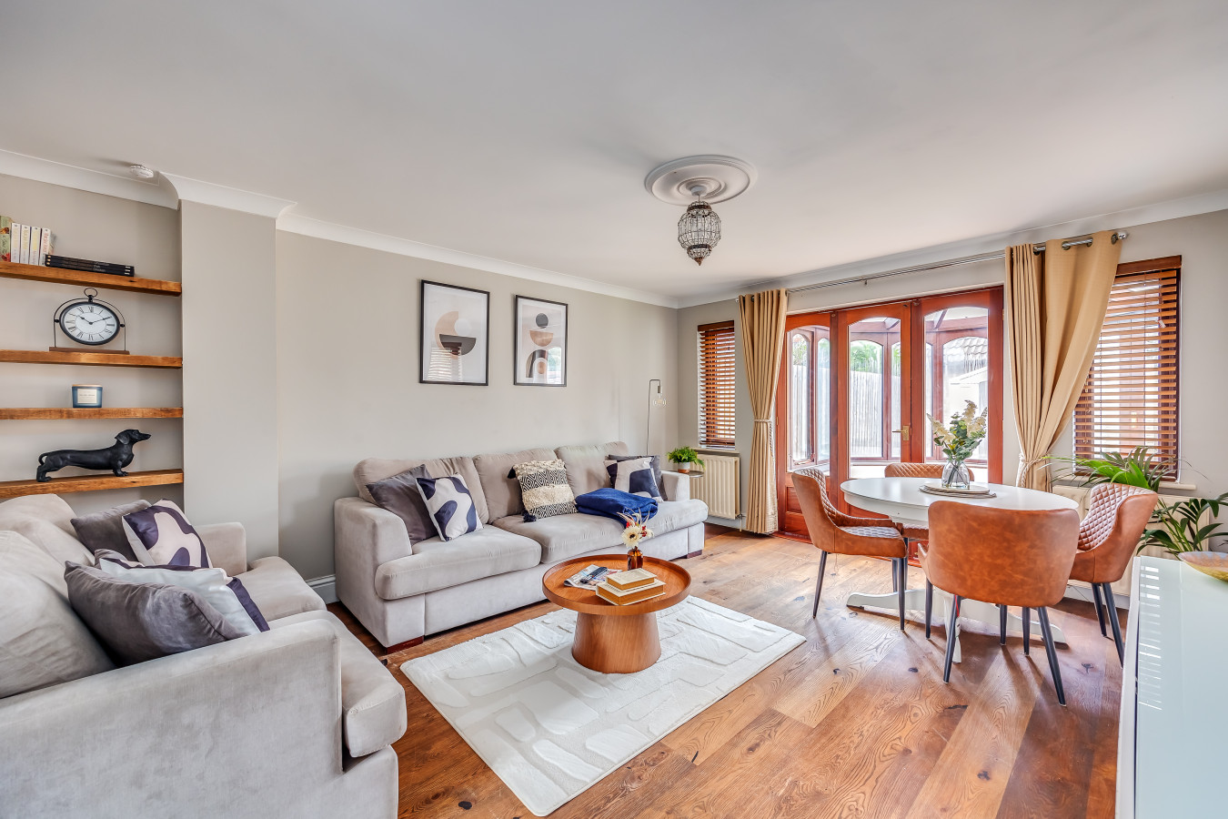 Shenley House • Close to City Centre • Driveway Parking • Workspace • Smart TVs • Self-Check-In in 6 Nathanial Close - Property image 11 - VivreStays