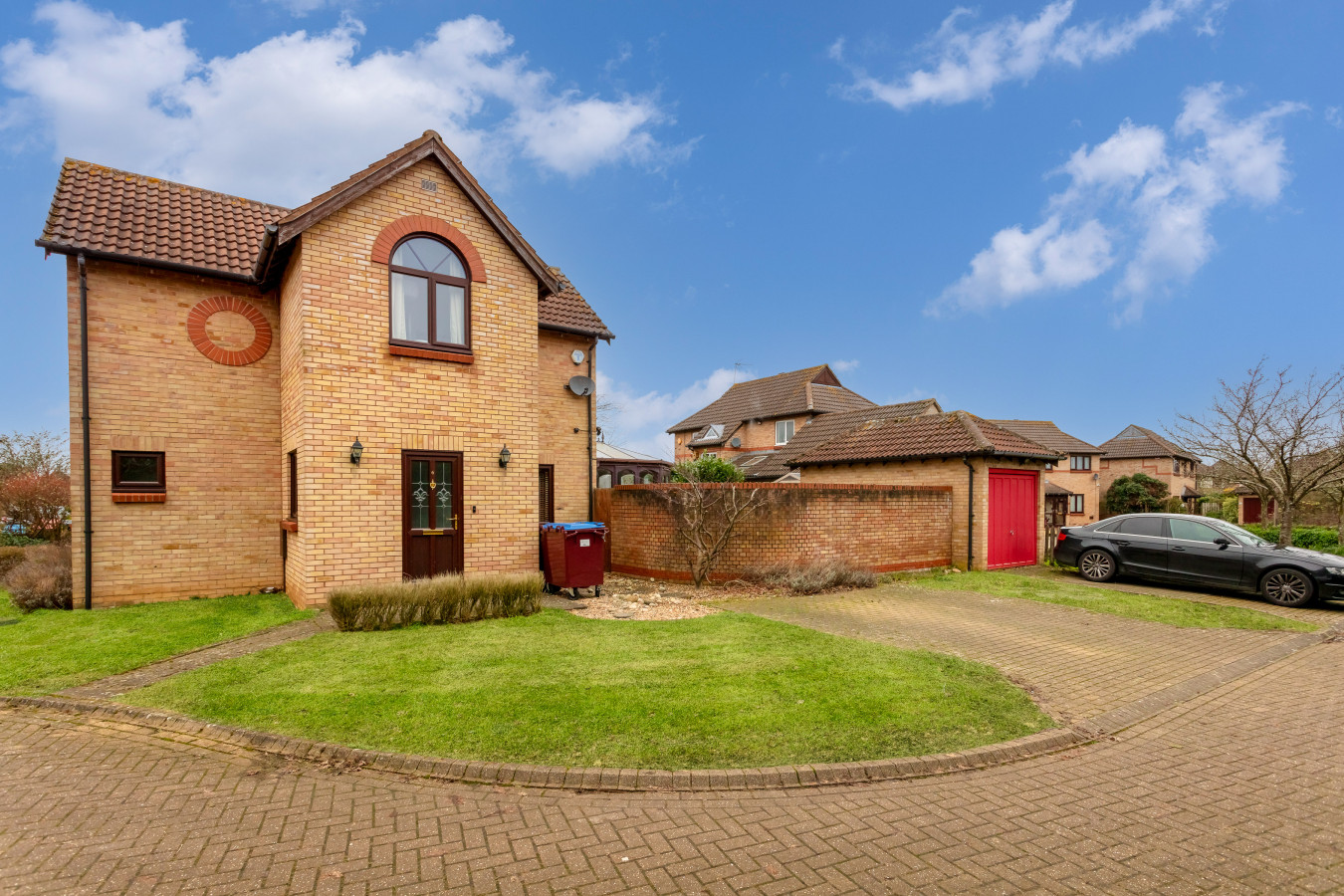Shenley House • Close to City Centre • Driveway Parking • Workspace • Smart TVs • Self-Check-In in 6 Nathanial Close - Property image 26 - VivreStays