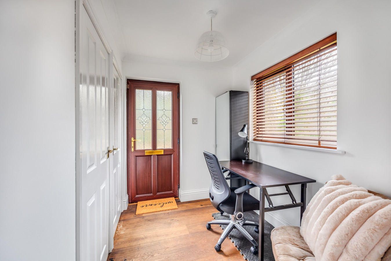 Shenley House • Close to City Centre • Driveway Parking • Workspace • Smart TVs • Self-Check-In in 6 Nathanial Close - Property image 19 - VivreStays
