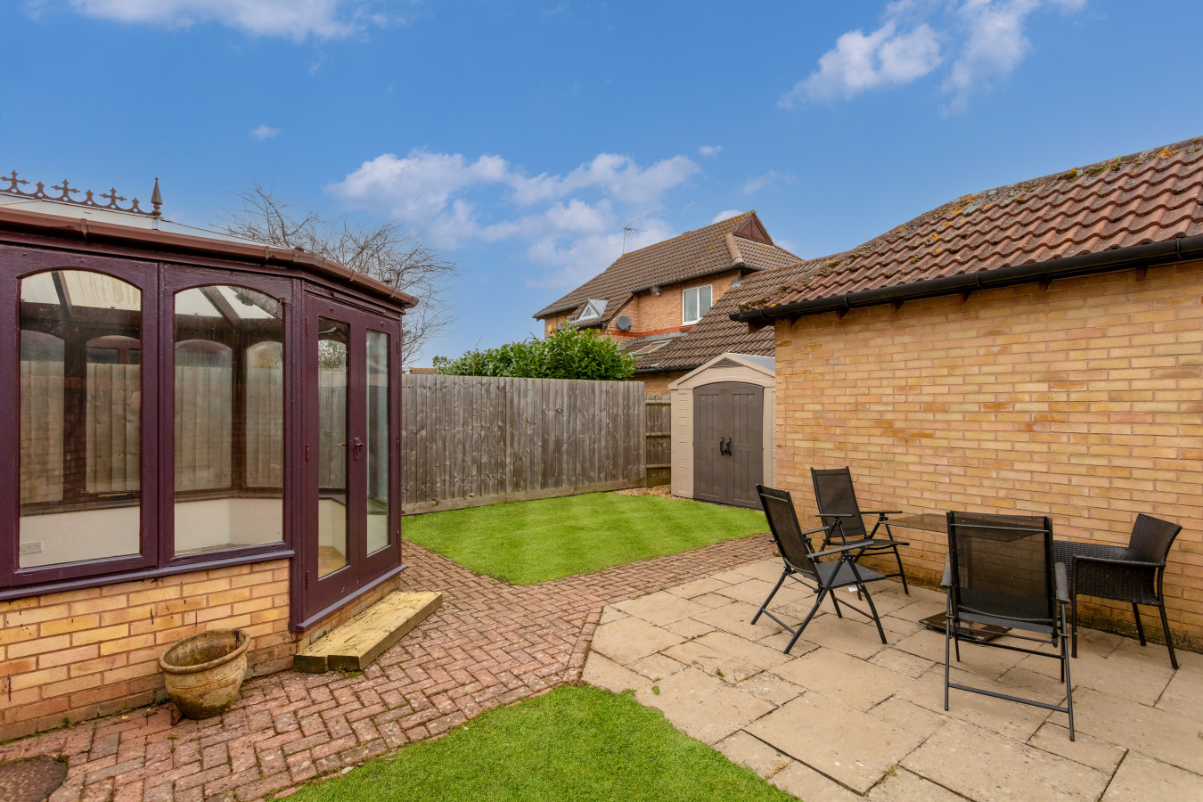 Shenley House • Close to City Centre • Driveway Parking • Workspace • Smart TVs • Self-Check-In in 6 Nathanial Close - Property image 23 - VivreStays