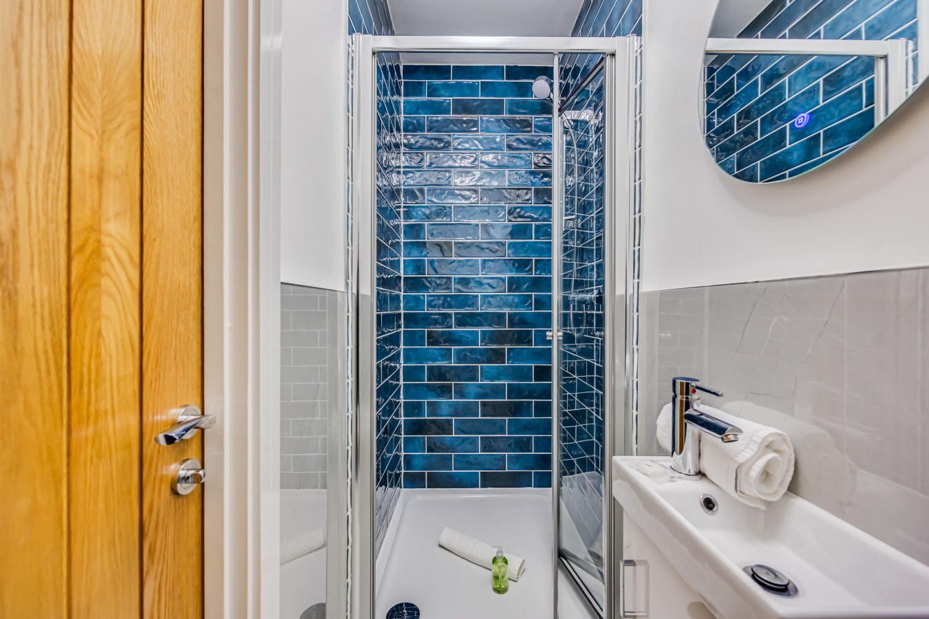 Stunning 4 Bedroom 4 Bathroom House • Pool Table • Free Parking • Virgin TV in 14 Freehold Street - Property image 9 - VivreStays