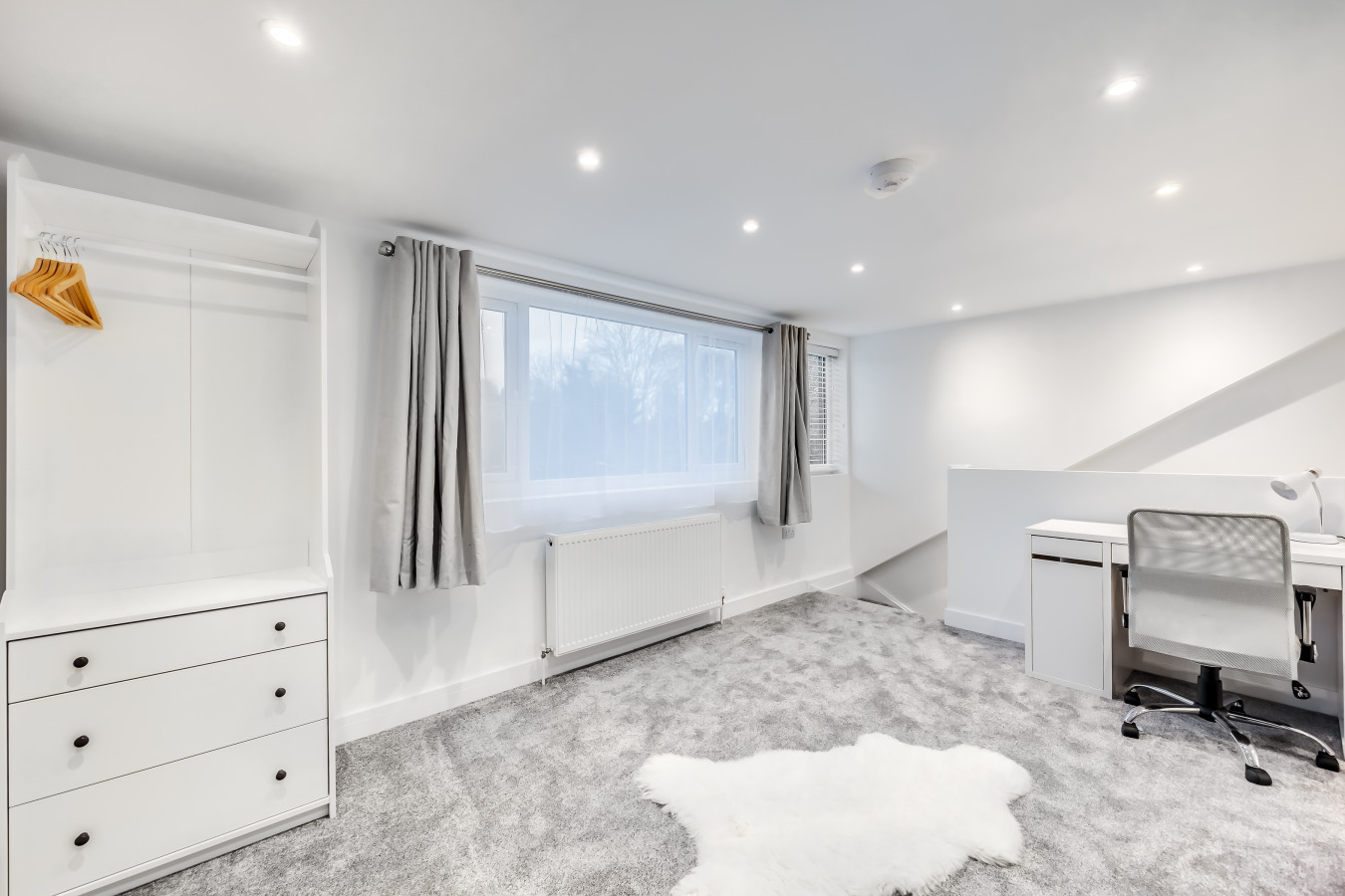 Stunning 4 Bedroom 4 Bathroom House • Pool Table • Free Parking • Virgin TV in 14 Freehold Street - Property image 3 - VivreStays