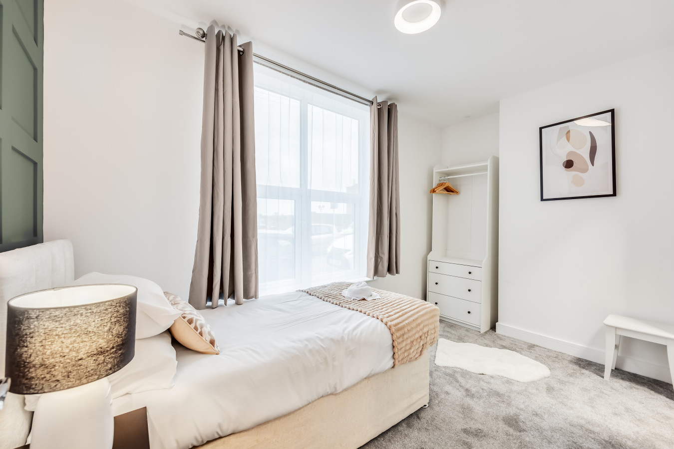 Stunning 4 Bedroom 4 Bathroom House • Pool Table • Free Parking • Virgin TV in 14 Freehold Street - Property image 16 - VivreStays