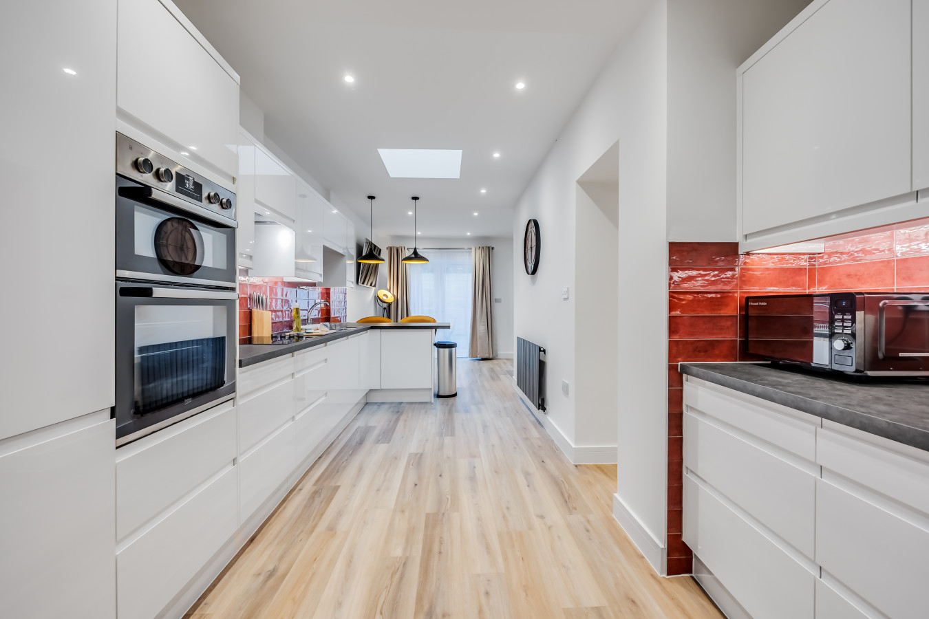 Stunning 4 Bedroom 4 Bathroom House • Pool Table • Free Parking • Virgin TV in 14 Freehold Street - Property image 27 - VivreStays