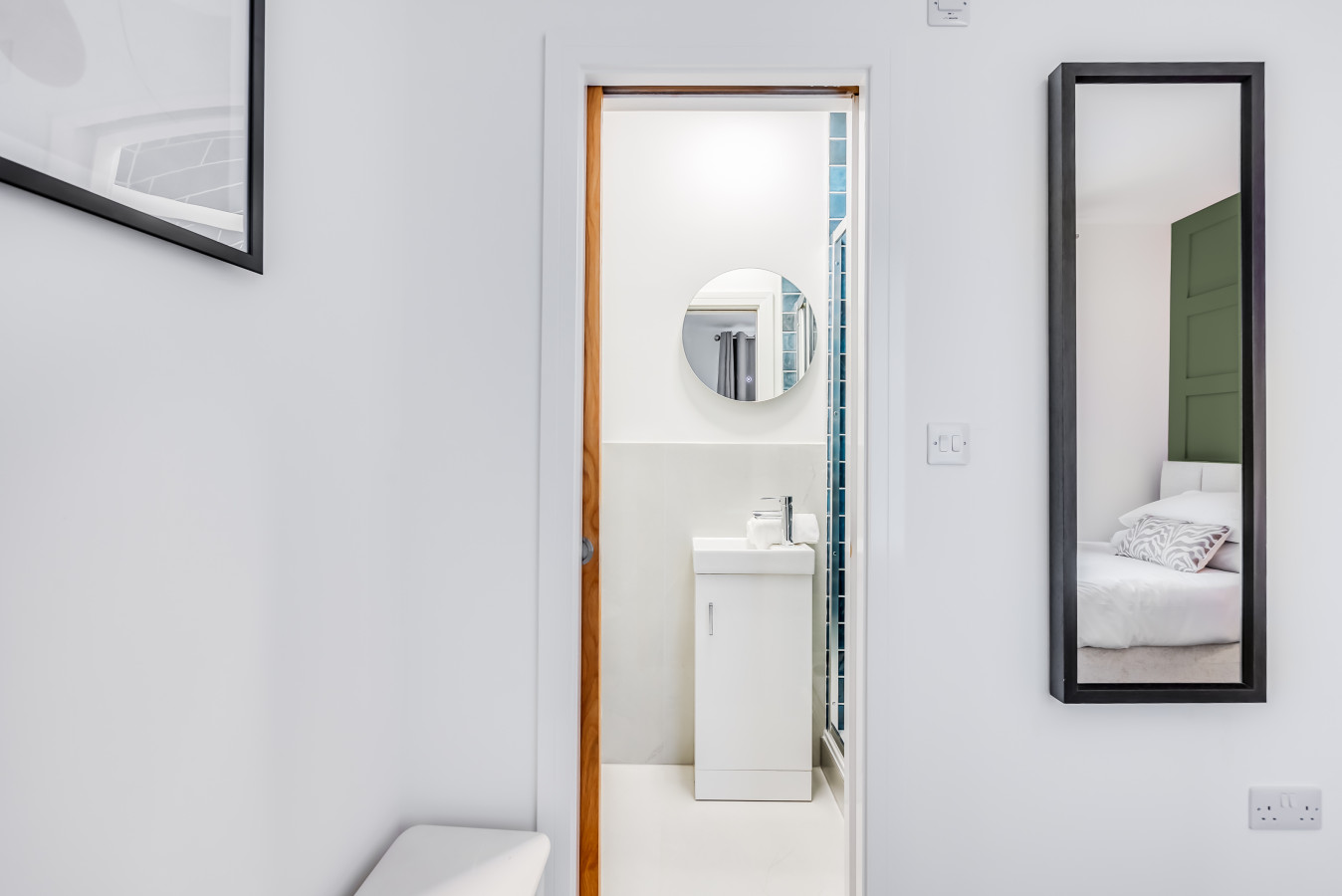 Stunning 4 Bedroom 4 Bathroom House • Pool Table • Free Parking • Virgin TV in 14 Freehold Street - Property image 17 - VivreStays