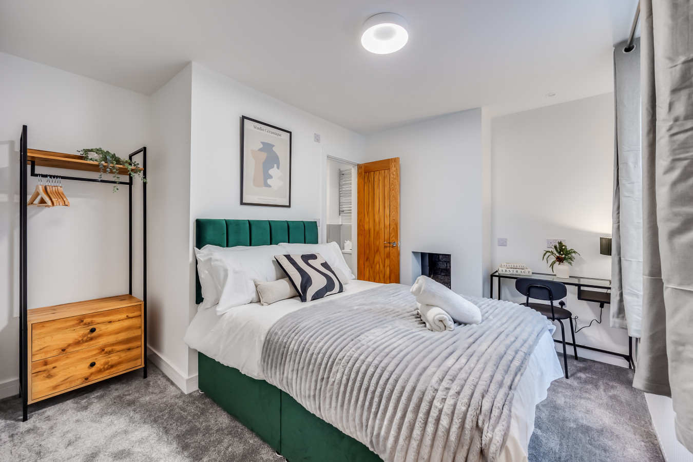 Stunning 4 Bedroom 4 Bathroom House • Pool Table • Free Parking • Virgin TV in 14 Freehold Street - Property image 11 - VivreStays