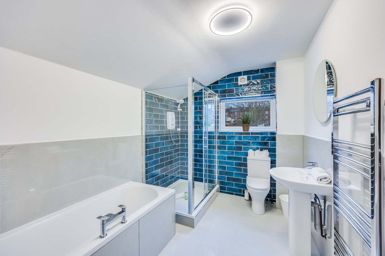 Stunning 4 Bedroom 4 Bathroom House • Pool Table • Free Parking • Virgin TV in 14 Freehold Street - Property image 5 - VivreStays