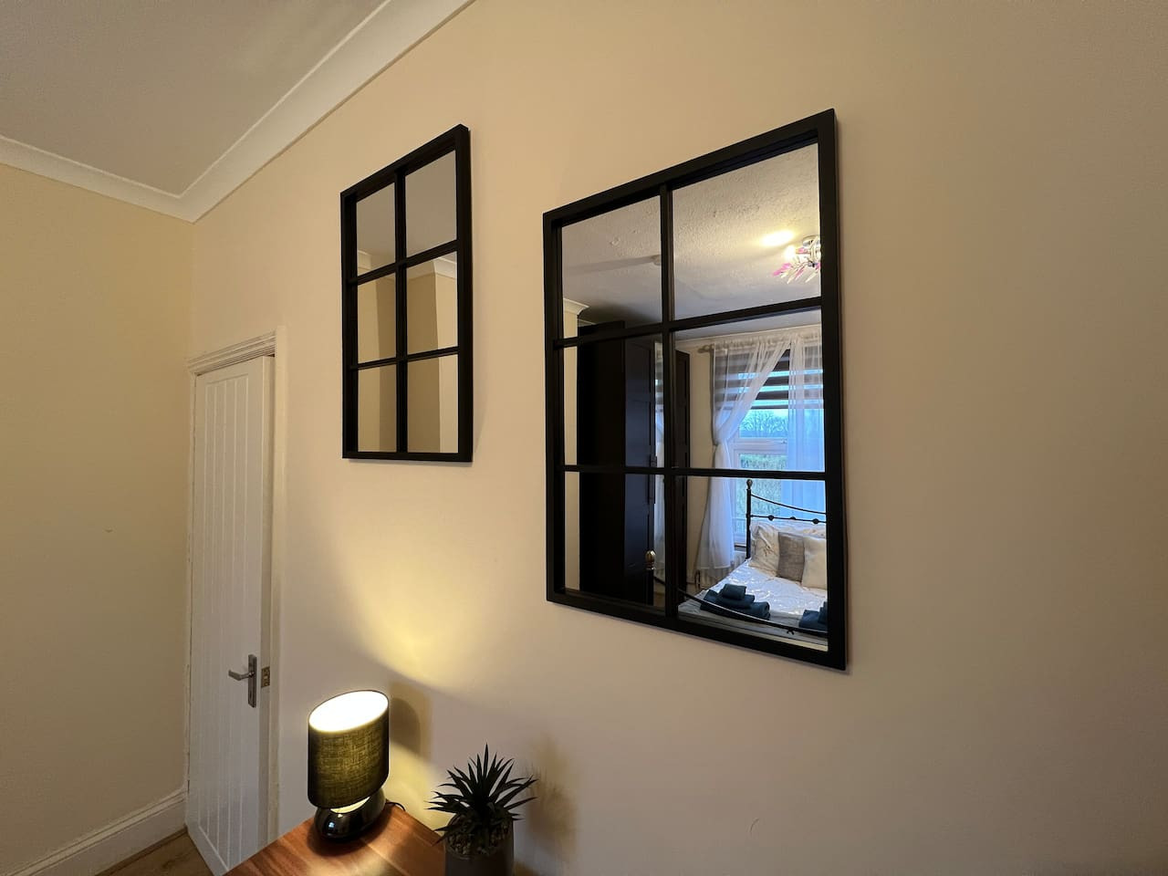 Charming House • Sleeps 6 • Free Parking • Fast WiFi • Smart TV in 42 Worcester Street - Property image 7 - VivreStays