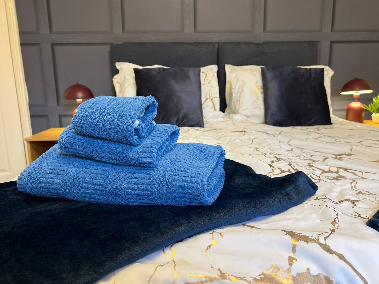 Charming House • Sleeps 6 • Free Parking • Fast WiFi • Smart TV in 42 Worcester Street - Property image 2 - VivreStays