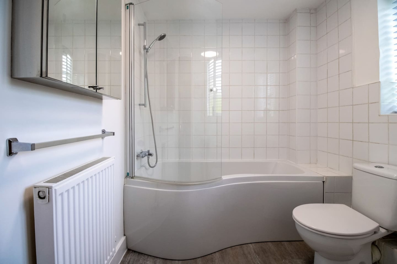 Clover Field Apartment • Excellent Location • x2 Allocated Parking Spaces • Sky TV • Fast Wifi in Clover Field - Property image 7 - VivreStays