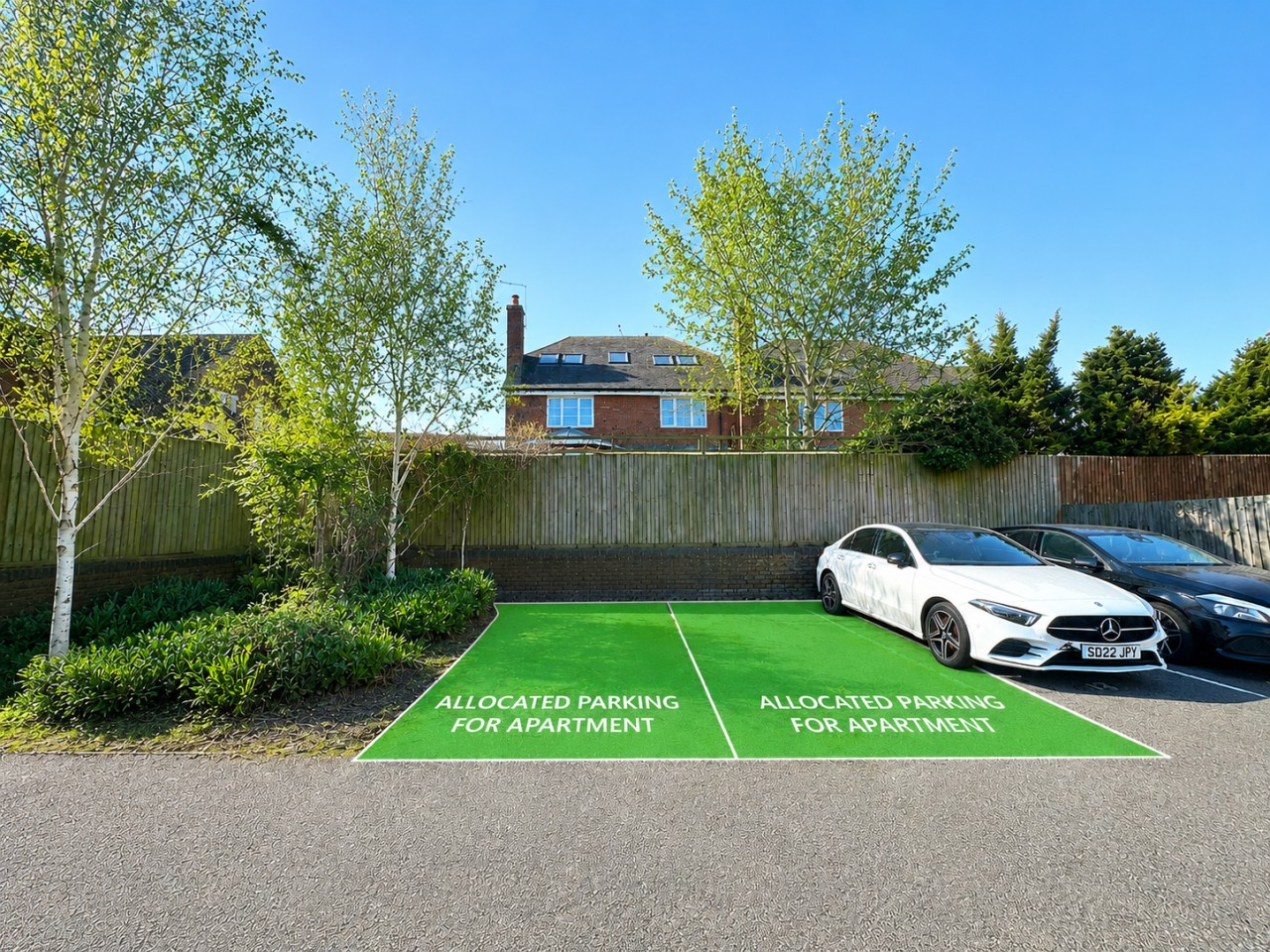 Clover Field Apartment • Excellent Location • x2 Allocated Parking Spaces • Sky TV • Fast Wifi in Clover Field - Property image 13 - VivreStays